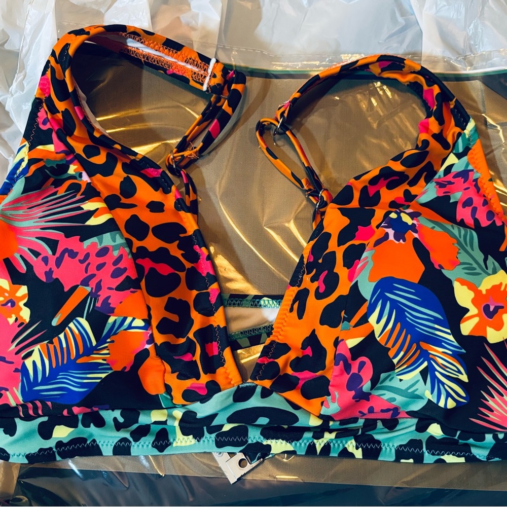 Vibrant Tropical Print Bikini Top